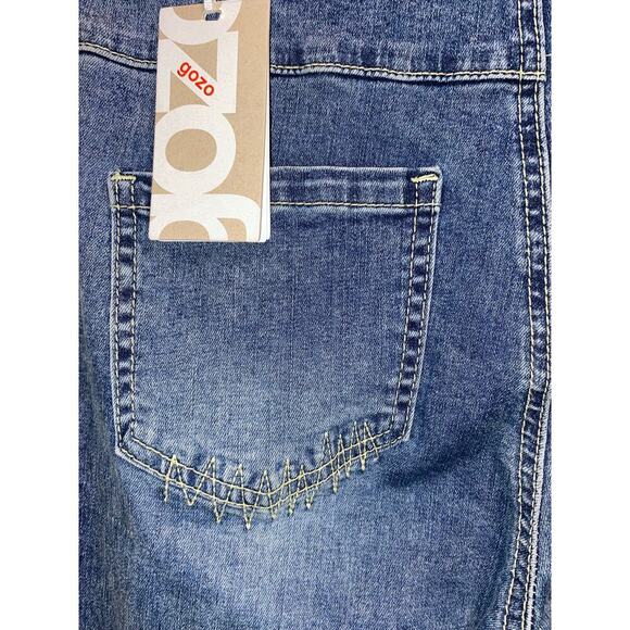 NWT GOZO women’s jeans.  Irregular pockets.  Fun jeans. Size 36 - Picture 3 of 9